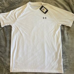 UNDER ARMOUR LOOSE VELOCITY SHORT SLEEVE TEE SHIRT